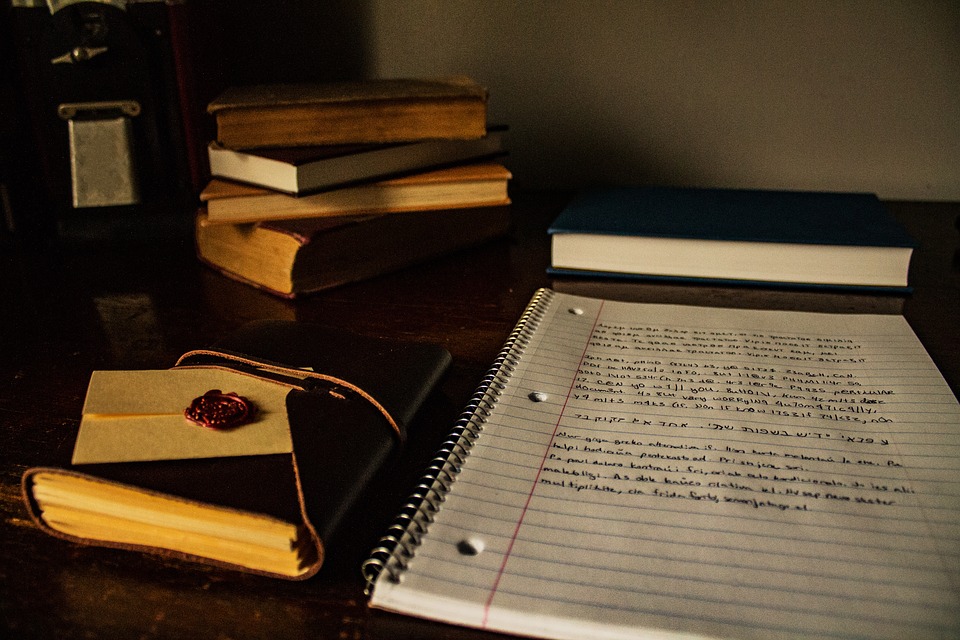 desk-2158142_960_720